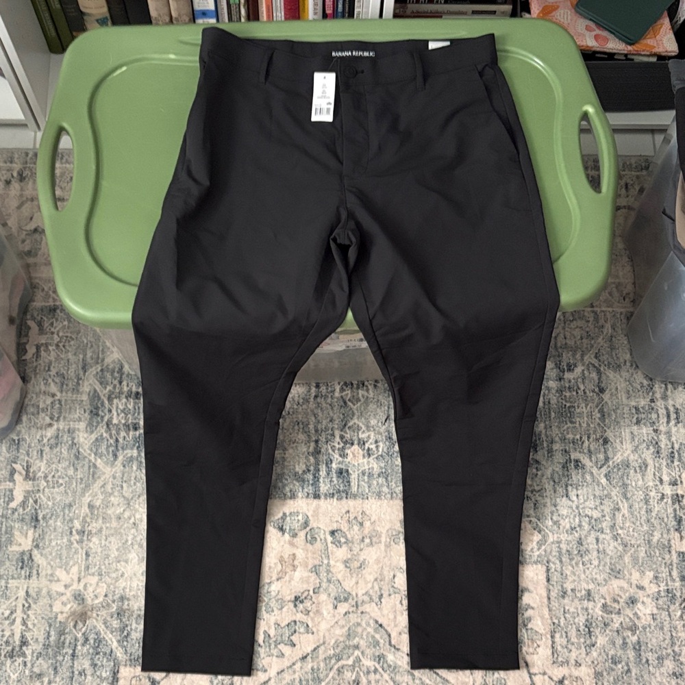 New With Tags Banana Republic Men’s Black Slim Dress Pants